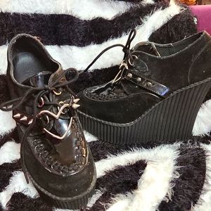 Demonia Black Heart Creeper Wedges